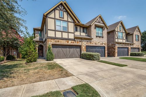 1011 Brook Hollow Dr, Euless, TX, 76039-5271 | Card Image