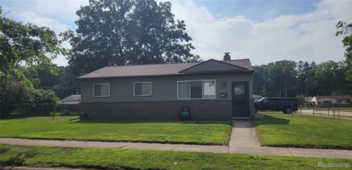 4910 Moore St, Wayne, MI, 48184-2061 | Card Image