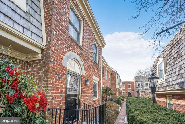 APT-2 - 5310 Connecticut Ave Nw, Townhouse with 3 bedrooms, 4 bathrooms and null parking in WASHINGTON DC | Image 4
