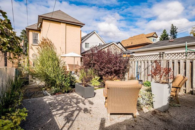 72 Oak Ave, House other with 3 bedrooms, 1 bathrooms and 1 parking in Hamilton ON | Image 36