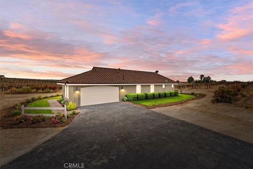 8375 Magdalena Dr, San Miguel, CA, 93451-8516 | Card Image