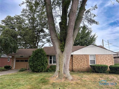 948 Daggett Dr, Napoleon, OH, 43545-1944 | Card Image