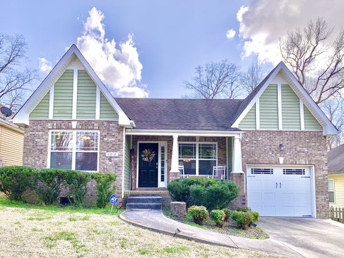 1016 Sunset Dr, Clarksville, TN, 37040-3947 | Card Image