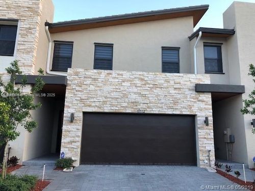 0-10552 Nw 78th Ter, Doral, FL, 33178-6067 | Card Image