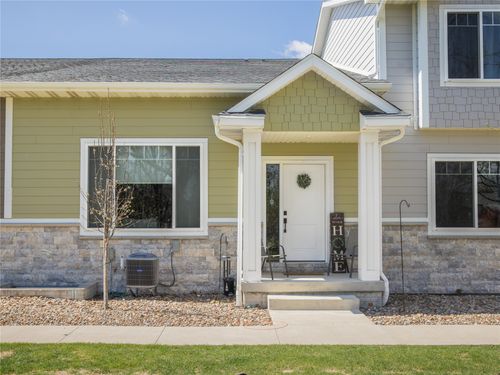 477 Spring Crest Ln, Waukee, IA, 50263-6606 | Card Image
