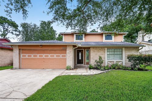 16419 Barcelona Dr, Friendswood, TX, 77546-3301 | Card Image