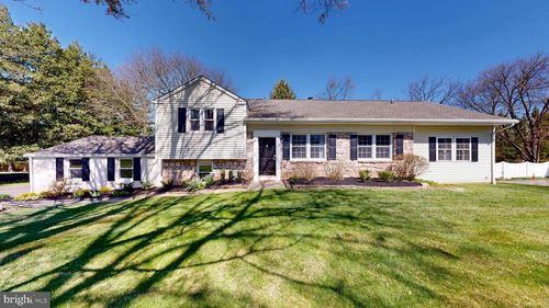 14 N Forge Manor Dr, PHOENIXVILLE, PA, 19460-2610 | Card Image