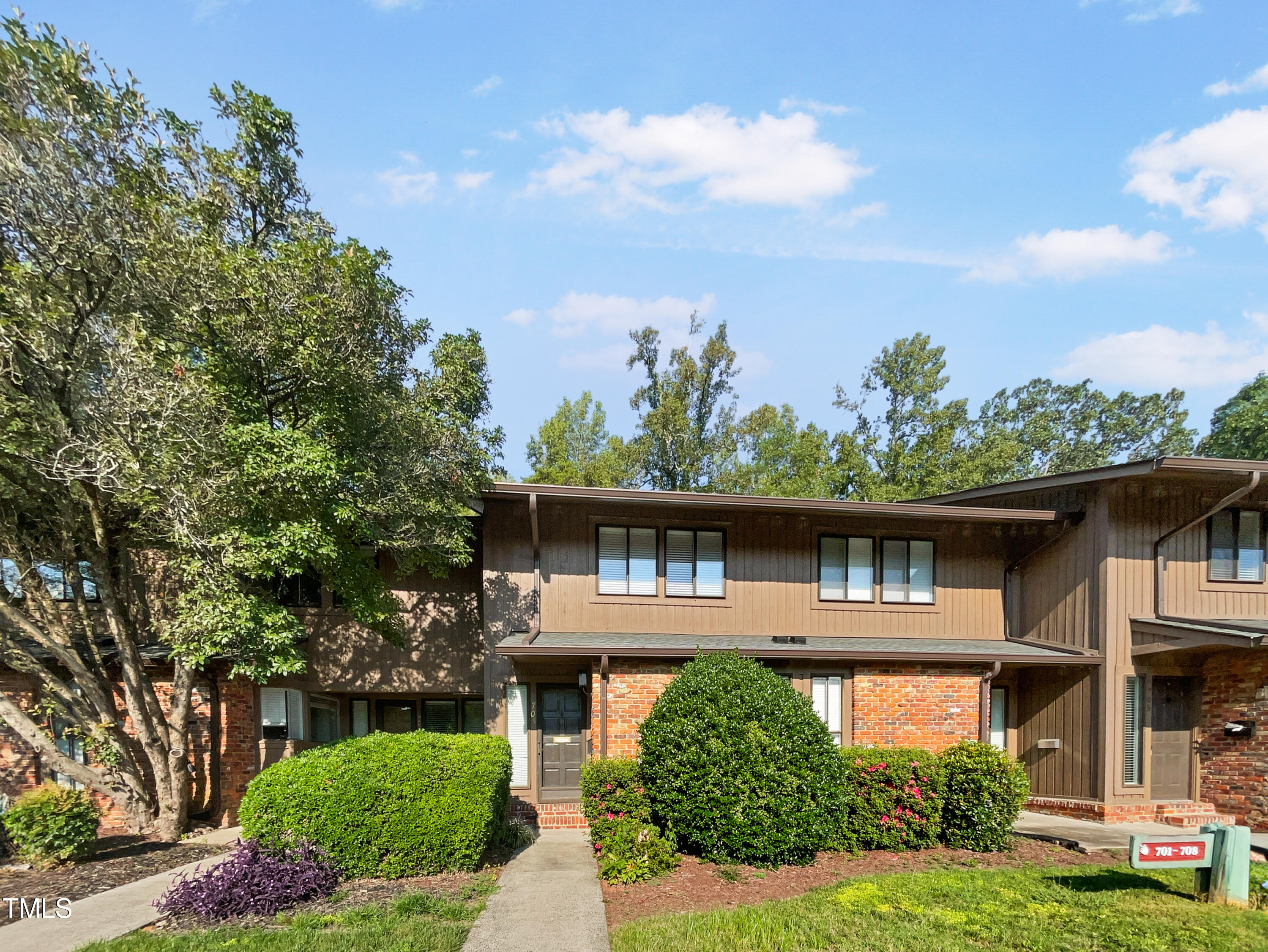 Oak Tree Dr, Chapel Hill, NC 27517