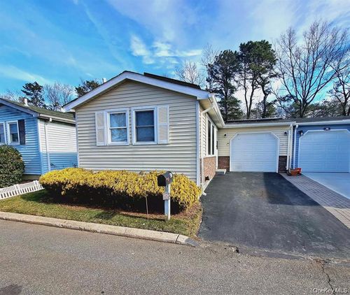 21-21 Village Circle E, Brookhaven, NY, 11949 | Card Image