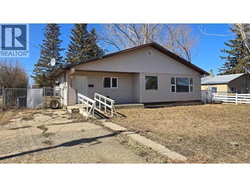 11617 9 St, Dawson Creek, BC, V1G3S8 | Card Image