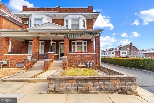 215 N 19th St, Allentown, PA, 18104-5609 | Card Image