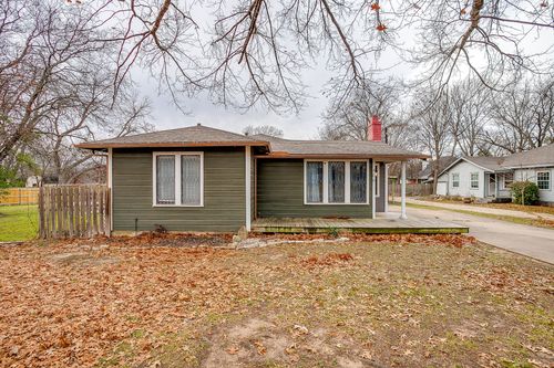 406 Bellevue Dr, Cleburne, TX, 76033-4724 | Card Image