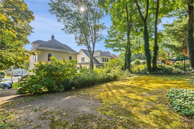 driveway and yard | Image 28