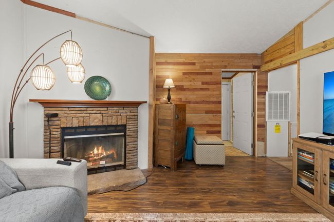 third bedroom | Image 17