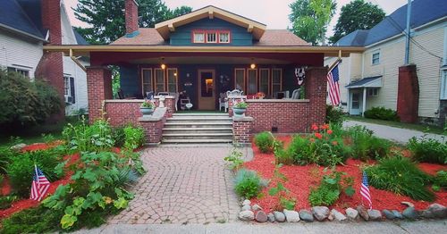 106 E Mechanic St, Yale, MI, 48097-3431 | Card Image