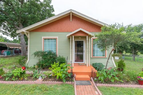 208 Frost St, Eastland, TX, 76448-3832 | Card Image