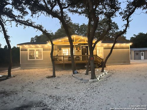 368 Northlake Dr, Lakehills, TX, 78063-6503 | Card Image