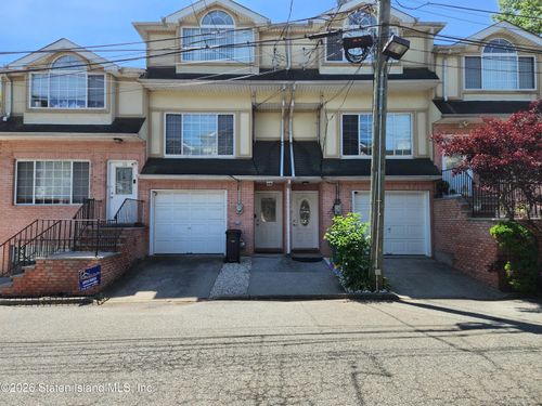 18 Cranberry Ct, Staten Island, NY, 10309-1987 | Card Image
