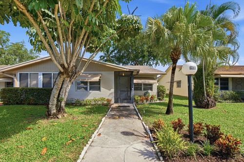 6069 La Palma Ln, Delray Beach, FL, 33484-2527 | Card Image