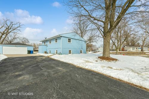 38 Thrush Road, Carpentersville, IL, 60110 | Card Image