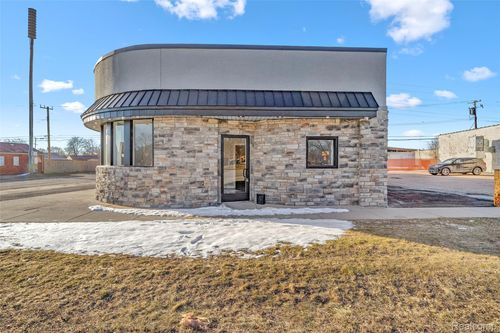 32413 Michigan Ave, Wayne, MI, 48184-1424 | Card Image