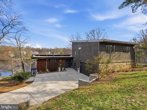 11216 S Shore Rd, RESTON, VA, 20190-4438 | Card Image