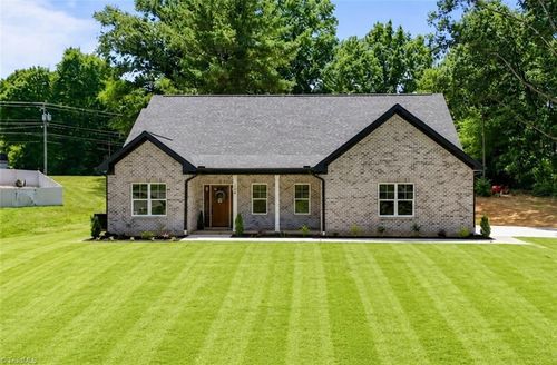 2410 Sedalia Dr, Clemmons, NC, 27012-9256 | Card Image