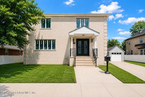 544 Falcon Avenue, Staten Island, NY, 10306 | Card Image