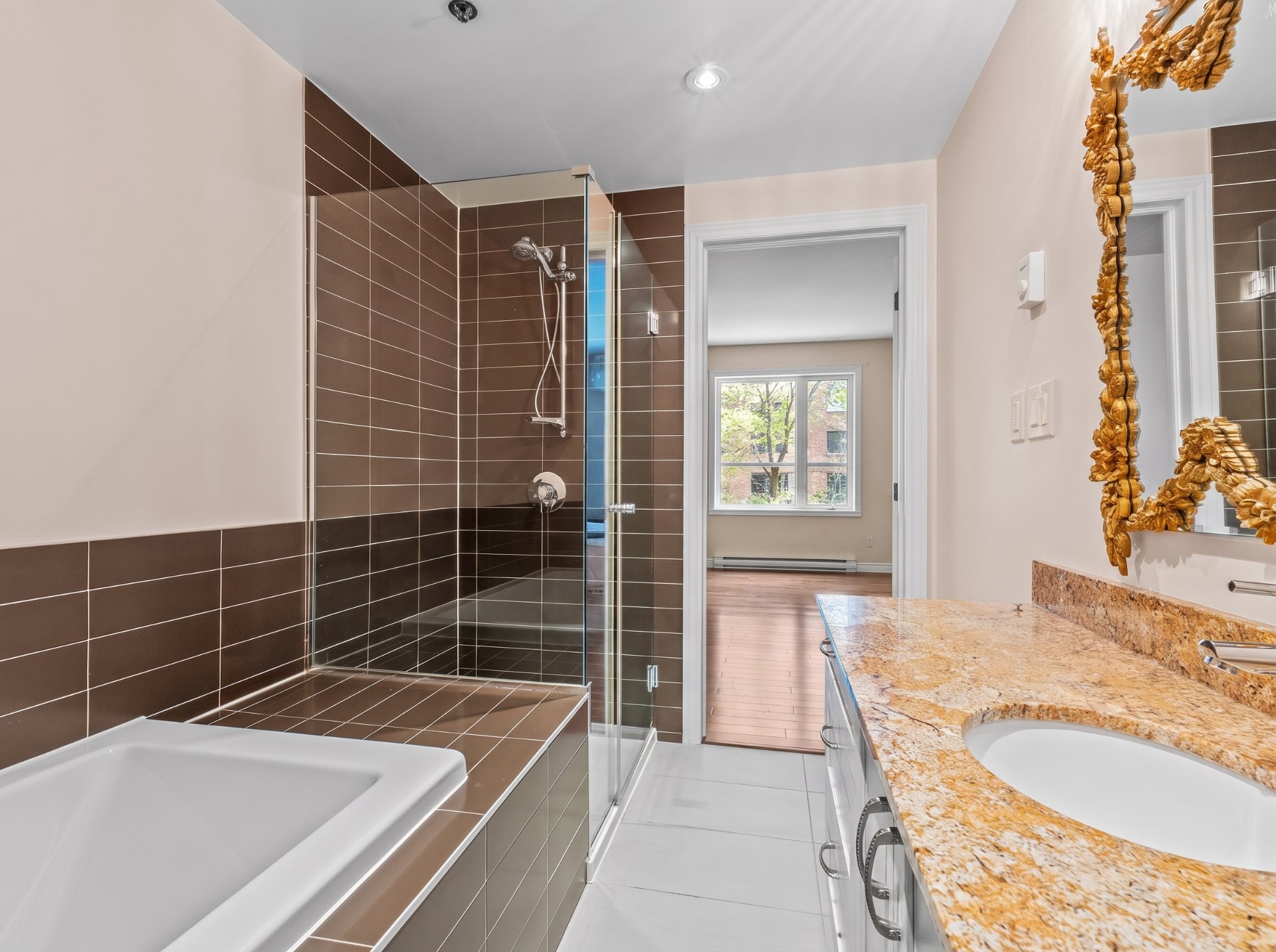 Residential Lease in Dollard-Des-Ormeaux 5