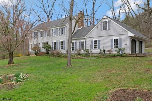 66 Grayrock Rd, Clinton, NJ, 08809-1073 | Card Image