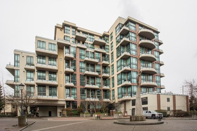 321 - 10 Renaissance Square, Condo with 1 bedrooms, 1 bathrooms and 1 parking in New Westminster BC | Image 1