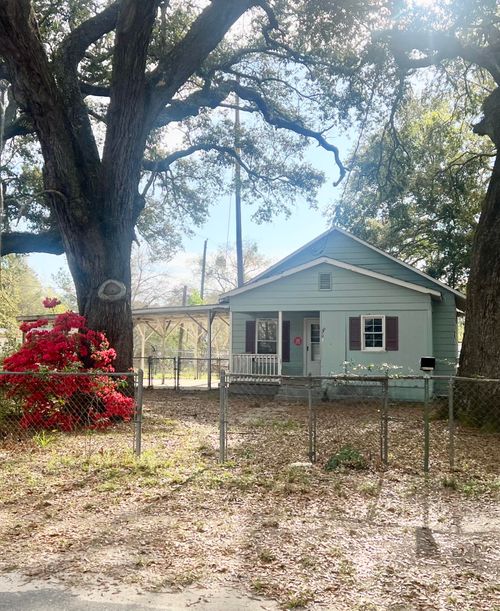 708 Francis St, Walterboro, SC, 29488-3244 | Card Image
