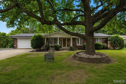 25 Westbury Dr, Belleville, IL, 62226-6035 | Card Image