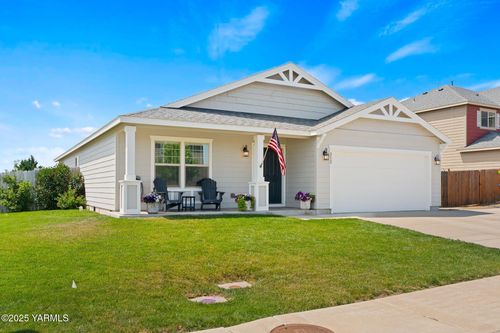 212 Golding St, Moxee, WA, 98936-9205 | Card Image