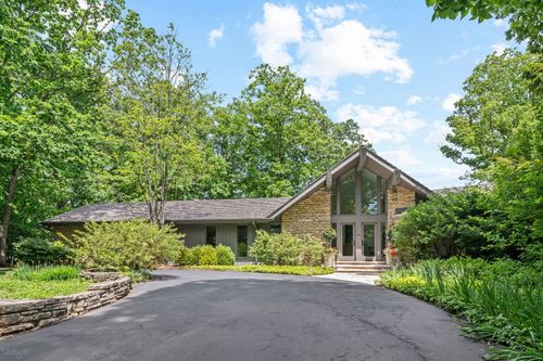 677 Driftwood Ln, Northbrook, IL, 60062-5501 | Card Image