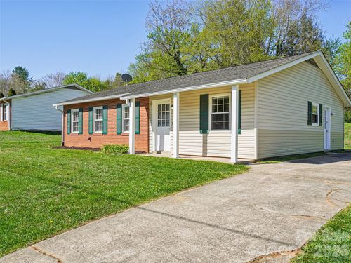 88 Lees Creek Rd, Asheville, NC, 28806-2109 | Card Image