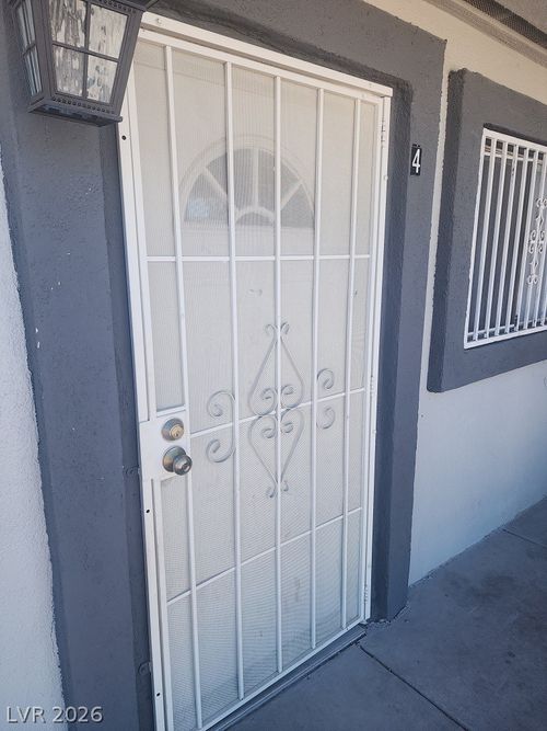 apt-4-3381 Athens St, Las Vegas, NV, 89169-2871 | Card Image