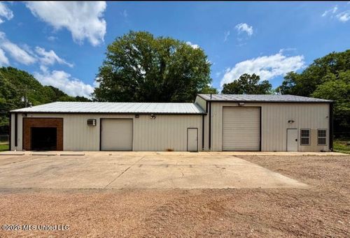 8071 N Mcraven Rd, Clinton, MS, 39056-9339 | Card Image