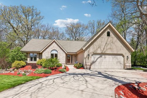 S45W25740 Red Oak Court, Waukesha, WI, 53189 | Card Image