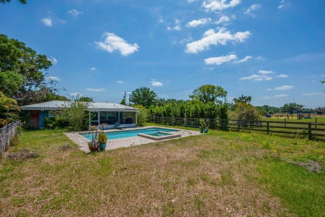 11015 S County Road 39, House other with 4 bedrooms, 2 bathrooms and null parking in Lithia FL | Image 32