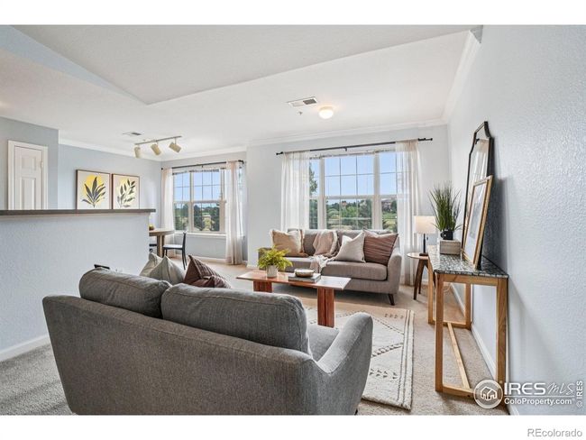 Large & bright living room | Image 5