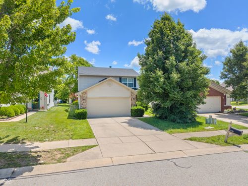15198 Bird Watch Way, Noblesville, IN, 46060-7913 | Card Image