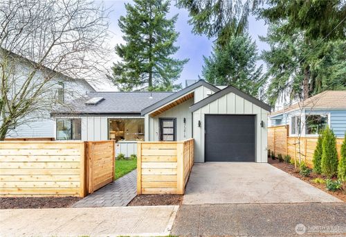 b-7341 21st Ave Ne, Seattle, WA, 98115-5715 | Card Image