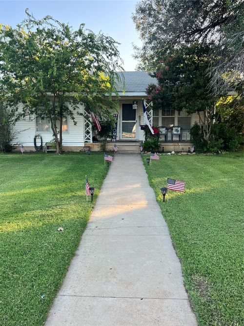 2113 4th St, Brownwood, TX, 76801-4847 | Card Image