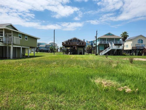 000 Jolly Roger Dr, Freeport, TX, 77541 | Card Image