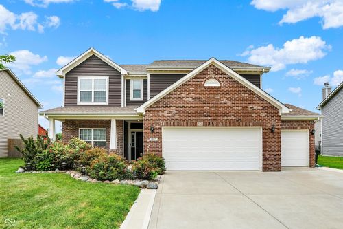 1067 W Limestone Way, Fortville, IN, 46040-1392 | Card Image