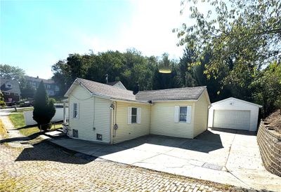 617 Manown St, House other with 2 bedrooms, 1 bathrooms and 1 parking in Monessen PA | Image 1