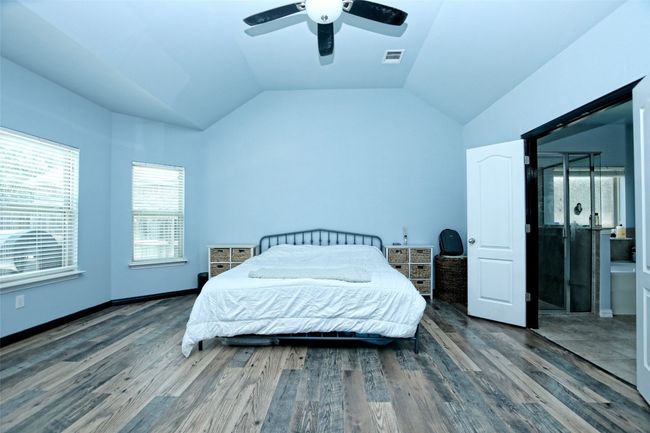 529 Oyster Crk, House other with 5 bedrooms, 3 bathrooms and 4 parking in Buda TX | Image 14