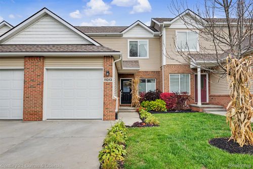 11313 Woodruff Lake Dr, Brighton, MI, 48116-8412 | Card Image