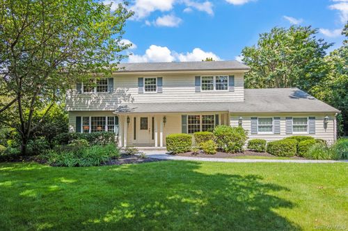 5 Barnyard Ln, Setauket, NY, 11733-3046 | Card Image